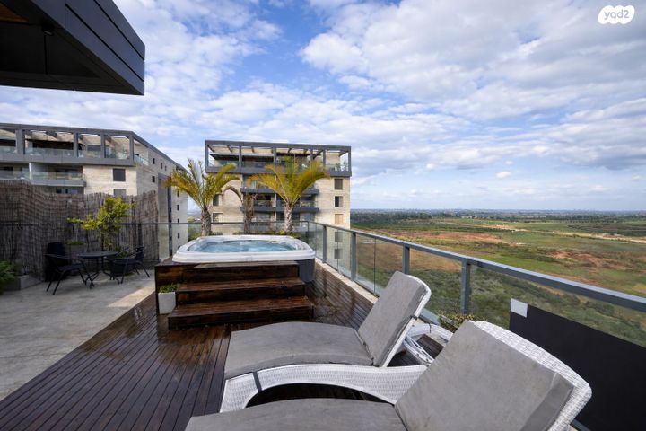 גג/ פנטהאוז