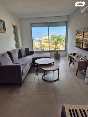 דירה, זלמן שניאור, רמות רמז, חיפה