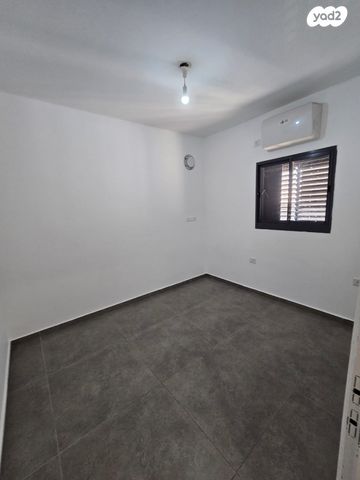 גג/ פנטהאוז, נחל ירקון, כרמי גת, קרית גת