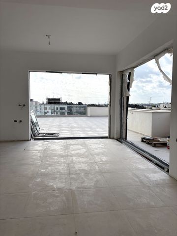 גג/ פנטהאוז, ארלוזורוב 27, רעננה