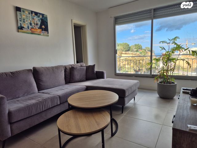 דירה, זלמן שניאור, רמות רמז, חיפה