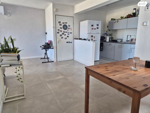 דירה, זלמן שניאור, רמות רמז, חיפה