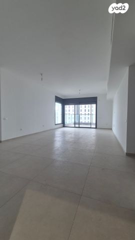 דירה, אמנון ליפקין שחק, נוף הטיילת, נתניה