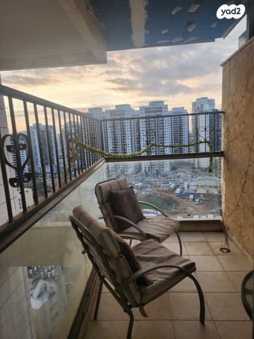 דירה, שמחה הולצברג, נאות שמיר, רמלה