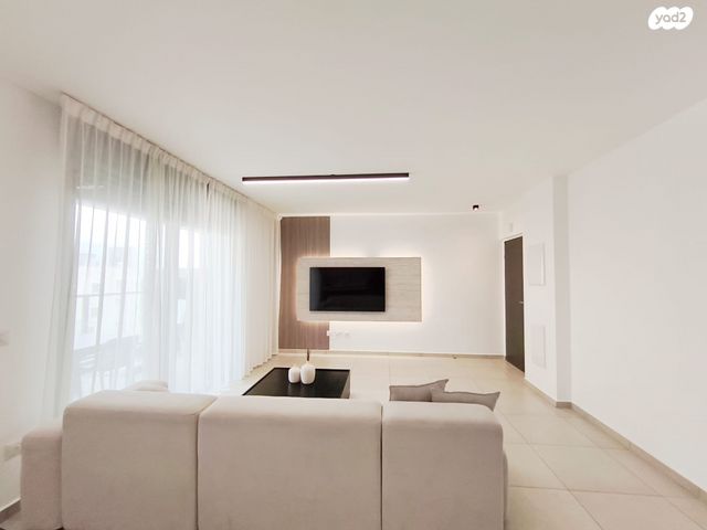 דירה, גולדה מאיר, מודיעין מכבים רעות