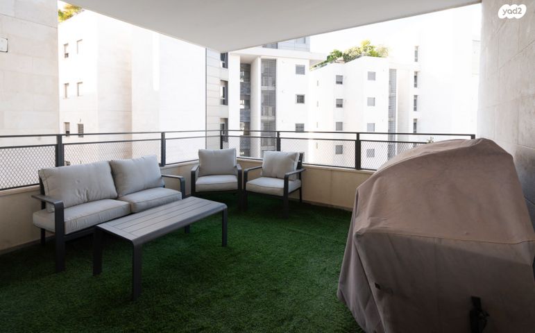 דירה, דבורה עומר, נאות שדה, רעננה