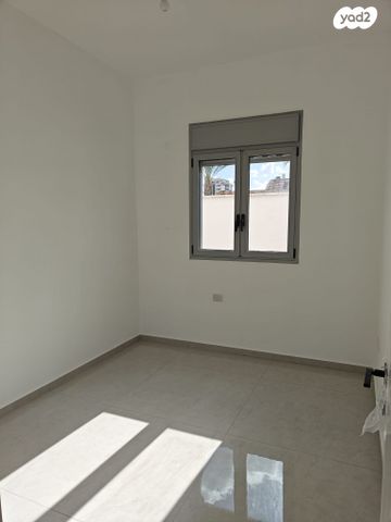 מרים ילן שטקליס 