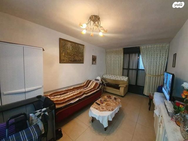 דירה, עובד לדיז'נסקי, אושיות, רחובות