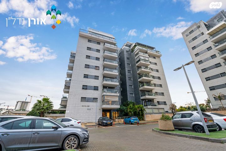 דירת גן, הרב זבולון גרז, רחובות הצעירה, רחובות