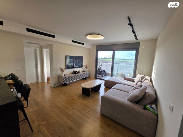 דירה, גן יבנה מערב, גן יבנה