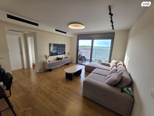 גן יבנה מערב