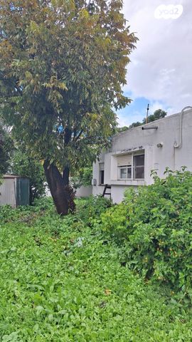 דו משפחתי, כפר תבור