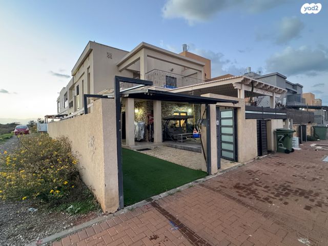 דו משפחתי, גבעת אולגה, חדרה