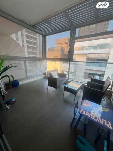 דירה, רבי דוד דנינו, הפרחים, קרית גת