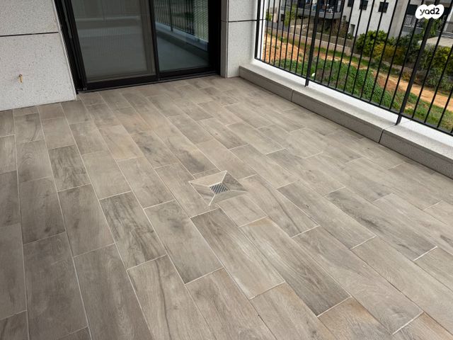 דירה, רעננה