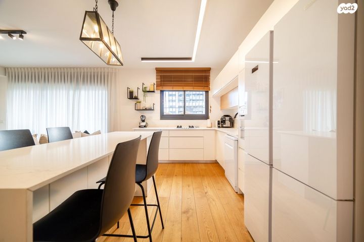 דירה, דרך העמק, מתחם מרכזי, גני תקווה