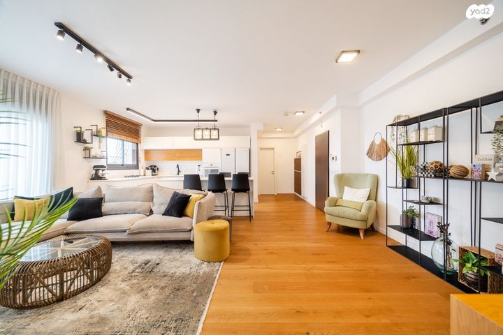 דירה, דרך העמק, מתחם מרכזי, גני תקווה