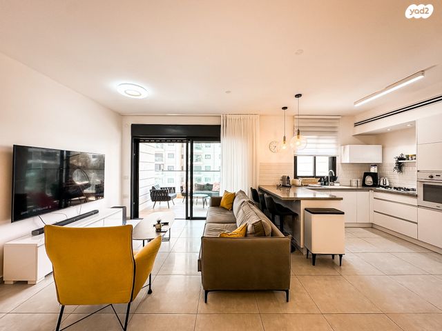 חצרות המושבה