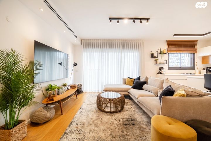 דירה, דרך העמק, מתחם מרכזי, גני תקווה