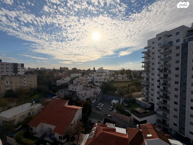 דופלקס, האחים טרבס 18, ד' / מערב מרכז העיר, רחובות