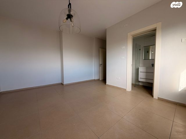 דופלקס, האחים טרבס 18, ד' / מערב מרכז העיר, רחובות