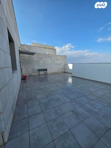 גג/ פנטהאוז, אופקים