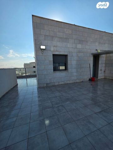 גג/ פנטהאוז, אופקים