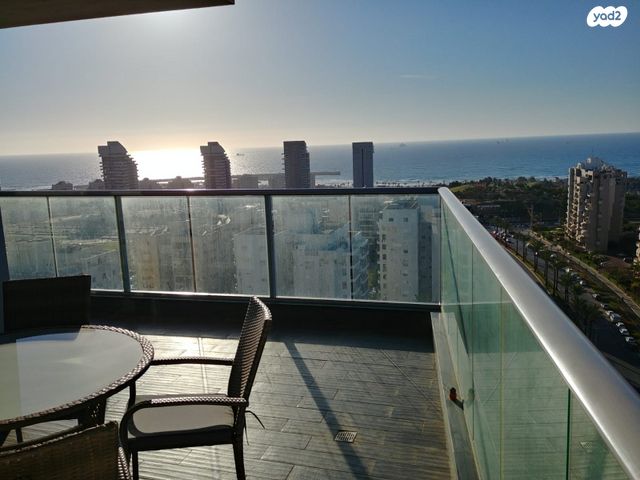 שדרות ירושלים 16