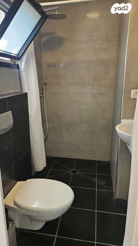 יחידת דיור, עפרוני, גבעת הסלעים, ראש העין