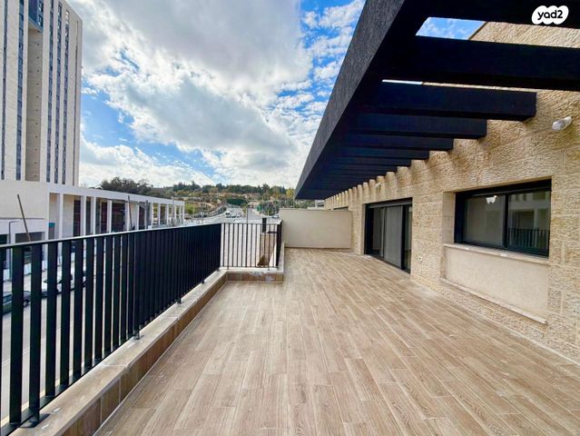 יצחק ארנסט נבנצל 