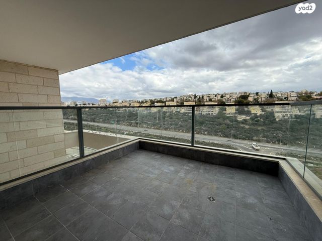 דירה, נהר הירדן, רמת נבון . הר כרמי, כרמיאל