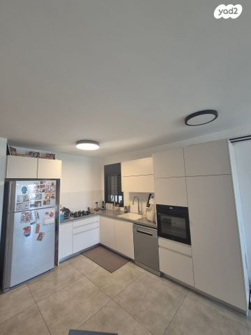 דירה, התורמוס, קרית ראשון, ראשון לציון