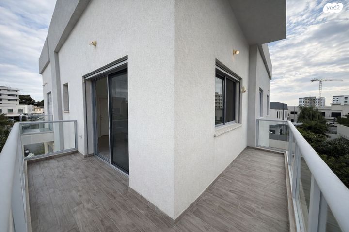 דו משפחתי, כפר יונה