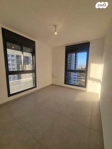 דירה, יונה וולך 7, גרין פארק החדשה, הוד השרון