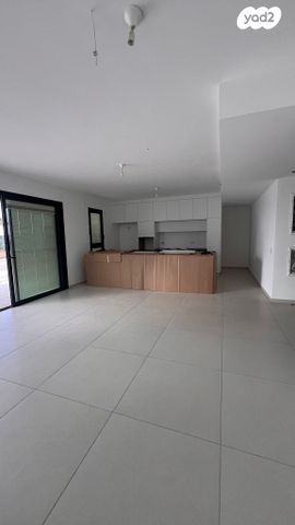 גג/ פנטהאוז, הכינור, גליל ים (מתחם הכוכבים), הרצליה