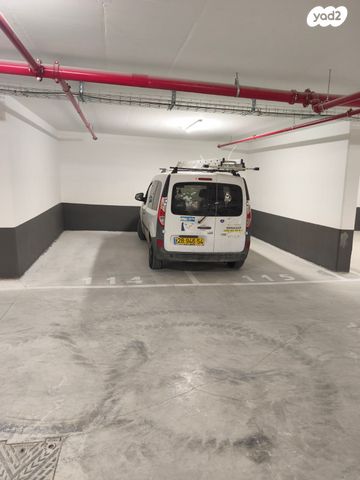 דירה, לאה גולדברג, תלמי מנשה, באר יעקב