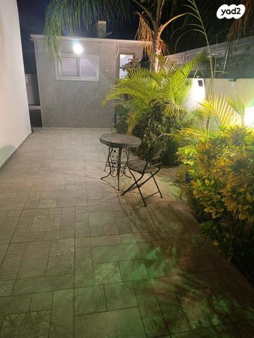 דרך הפרחים 81