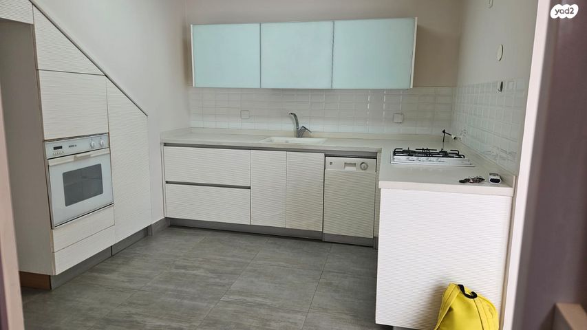 יחידת דיור, עפרוני, גבעת הסלעים, ראש העין