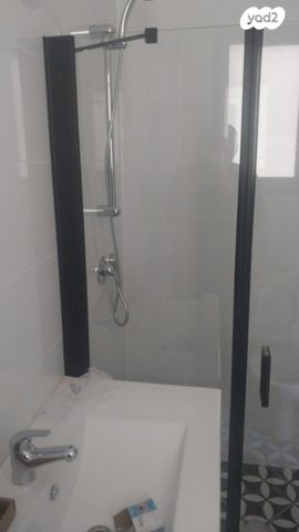 דירה, לאה גולדברג, תלמי מנשה, באר יעקב