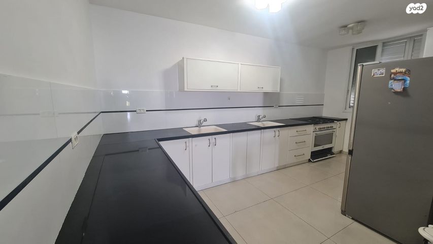 דירה, תרמ"ב, אברמוביץ', ראשון לציון