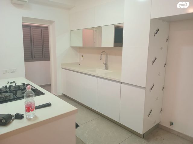 דירה, יצחק שדה, דרום מערב ותיק, בת ים