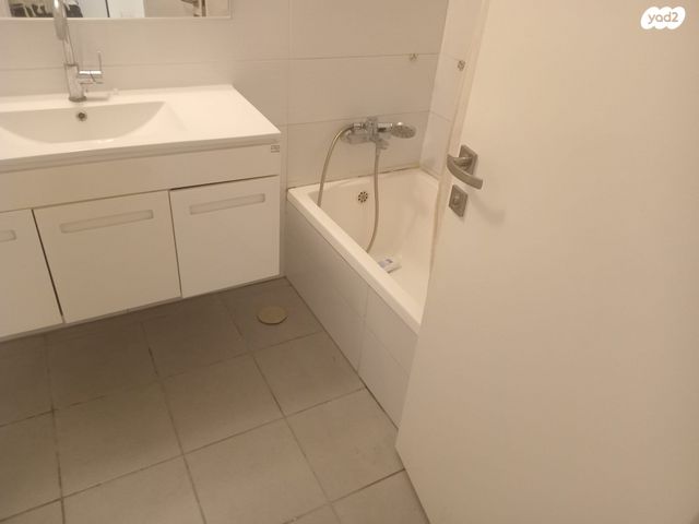 דירה, יצחק שדה, דרום מערב ותיק, בת ים