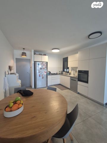 דירה, התורמוס, קרית ראשון, ראשון לציון