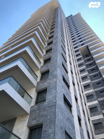 דירה, אמנון ליפקין שחק, נוף הטיילת, נתניה