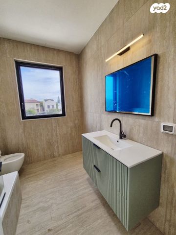 דו משפחתי, הוד השרון