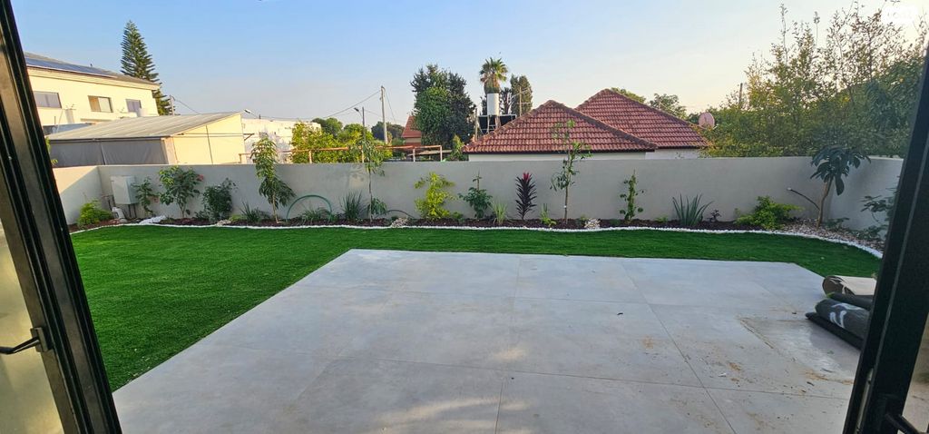 דו משפחתי, הוד השרון