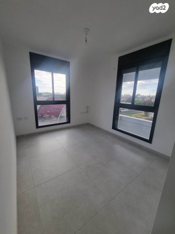 דירה, יונה וולך 7, גרין פארק החדשה, הוד השרון