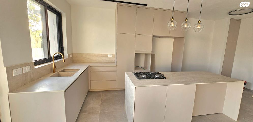 בית פרטי/ קוטג', מזל דגים 8, מתחם 11, הוד השרון