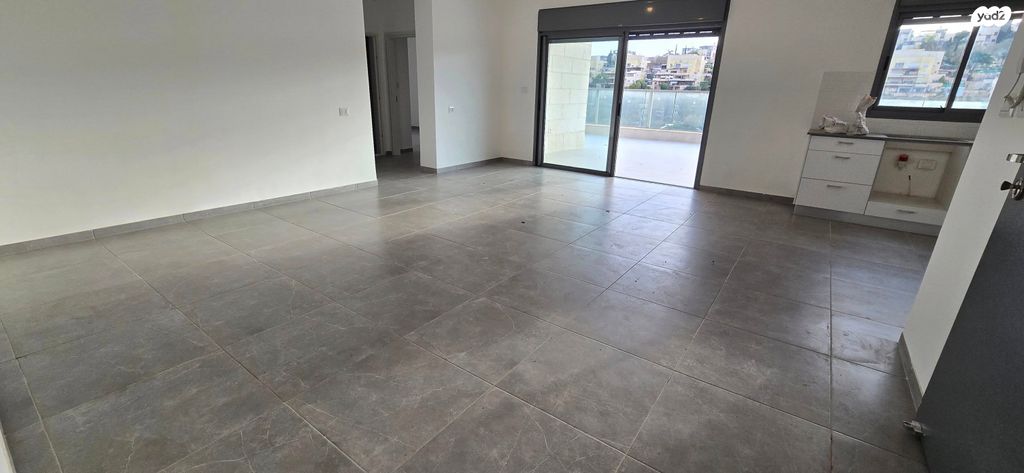 דירת גן, נהר הירדן, רמת נבון . הר כרמי, כרמיאל