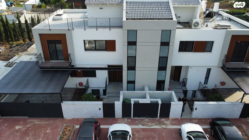 בית פרטי/ קוטג', מזל דגים 8, מתחם 11, הוד השרון